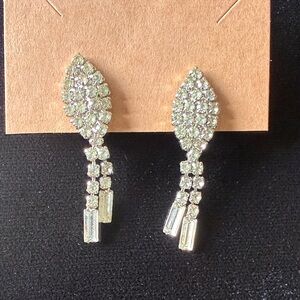 Elegant vintage silver Crystal Drop Earrings